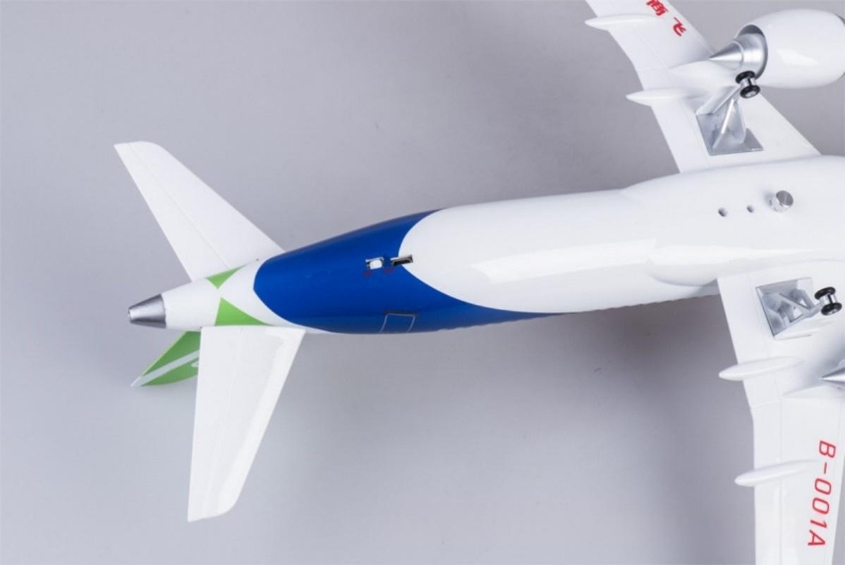 COMAC C919 38CM Scale Plastic  - огляд і ціна Model Airplane Plastic