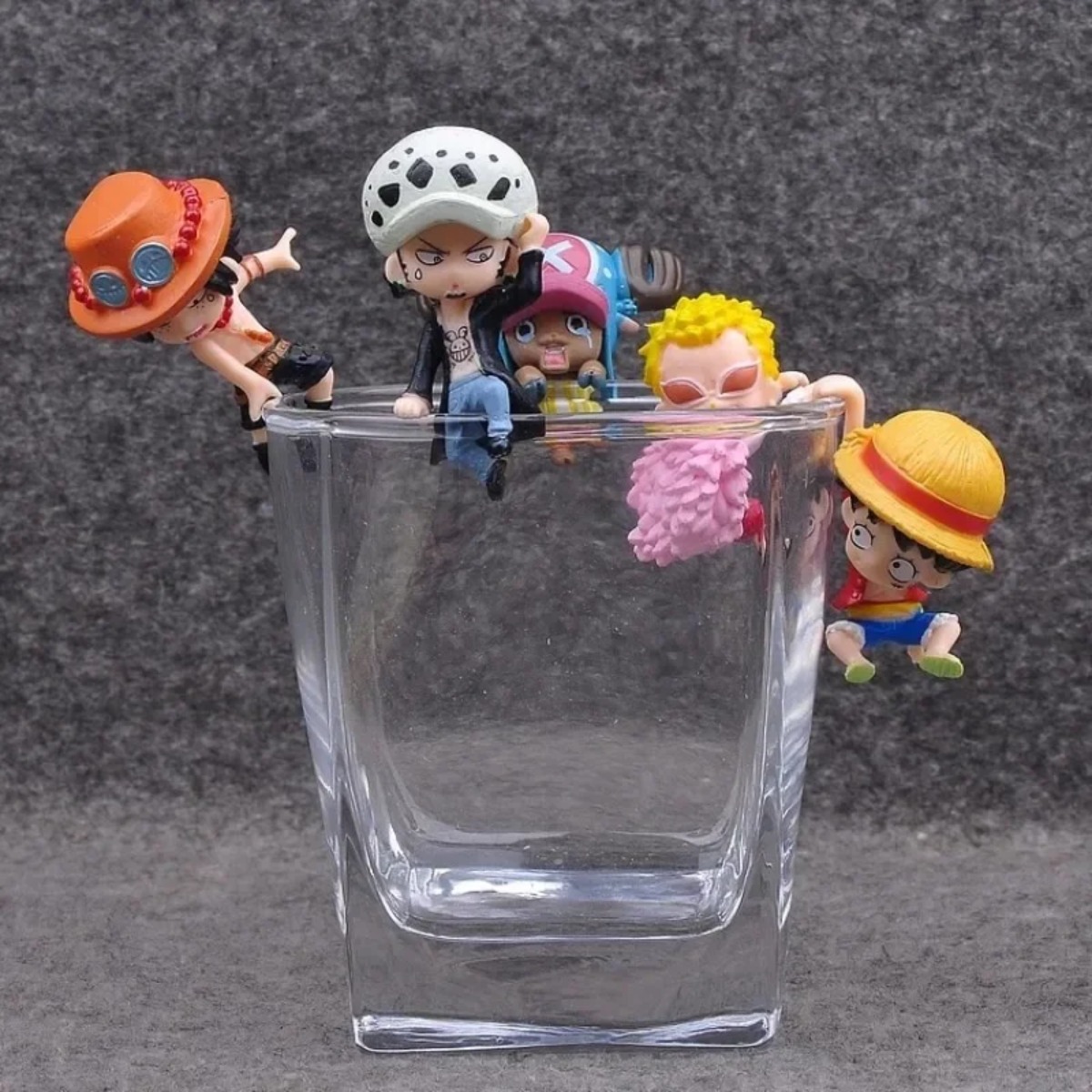 One Piece Chopper Luffy Law Do - огляд і ціна Capsule Toy Gashapon